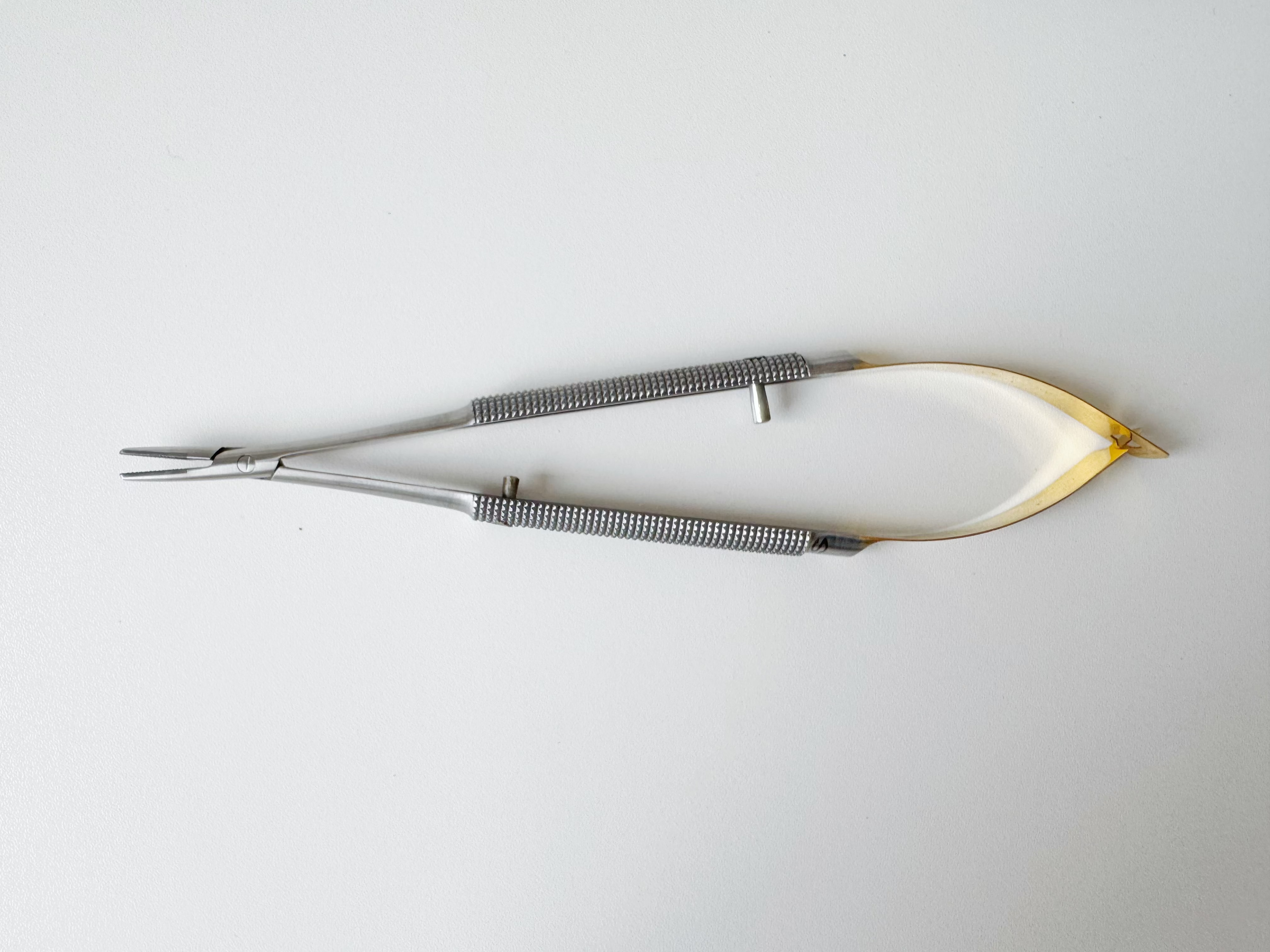 Castroviejo Needle Holder 14cm (NL)